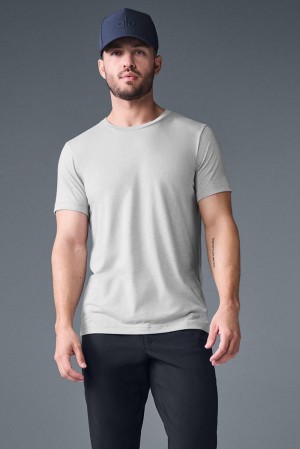 Athletic Heather Grey Men Alo Yoga Triumph Tee | Australia 19640-HYIG