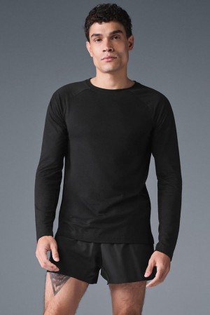 Black Men Alo Yoga Triumph Long Sleeve Tee | Australia 91368-NWTV