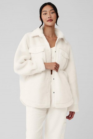 Ivory Women Alo Yoga Sherpa Edge Shacket Jacket | Australia 60829-OMHD