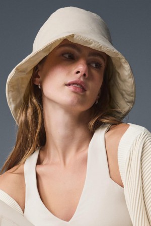 Oat Milk Men Alo Yoga Good Shade Bucket Hat | Australia 86139-MKXS