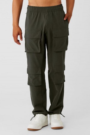 Stealth Green Men Alo Yoga Cargo Venture Pant | Australia 28467-QMGV