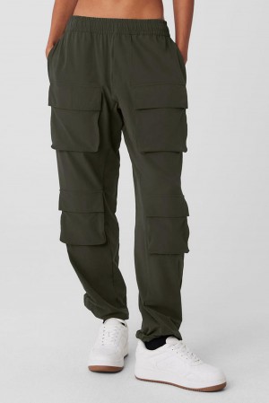 Stealth Green Women Alo Yoga Cargo Venture Pant | Australia 51670-SCDX