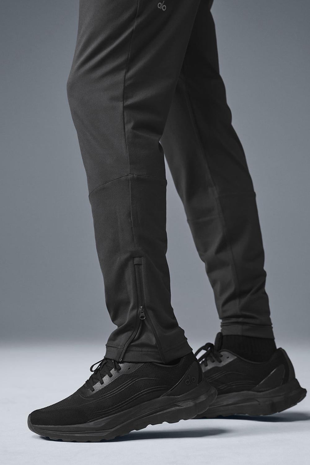Anthracite Men Alo Yoga Conquer React Performance Pant | Australia  72034-ZDMY