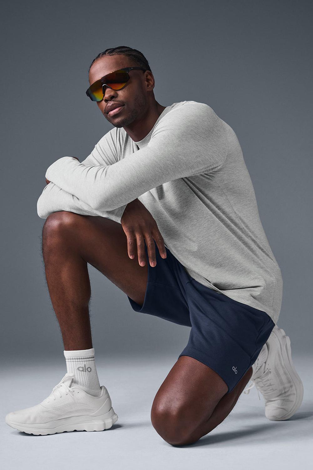 Athletic Heather Grey Men Alo Yoga Conquer Reform Crewneck Long Sleeve | Australia  83719-OYHK