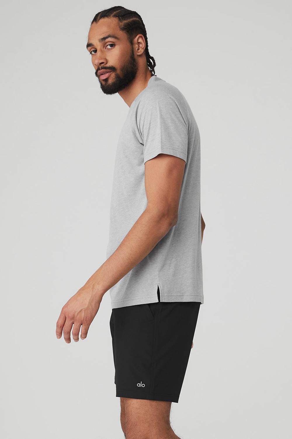 Athletic Heather Grey Men Alo Yoga Triumph Raglan Tee | Australia  76805-XIOM