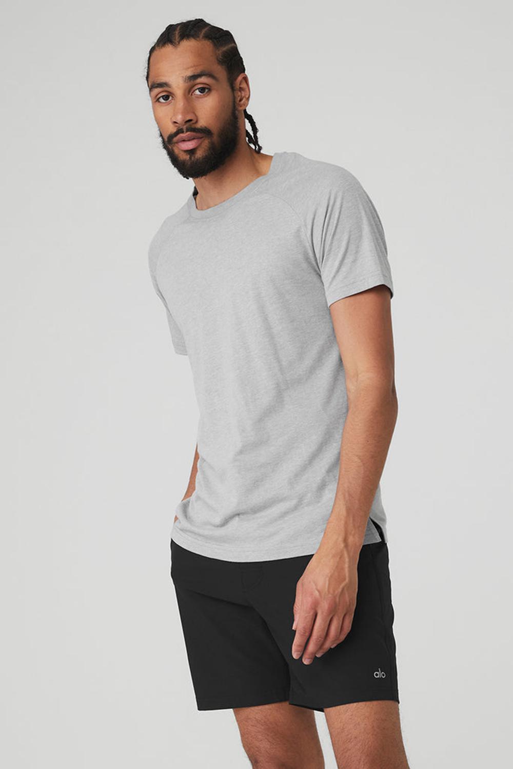 Athletic Heather Grey Men Alo Yoga Triumph Raglan Tee | Australia  76805-XIOM