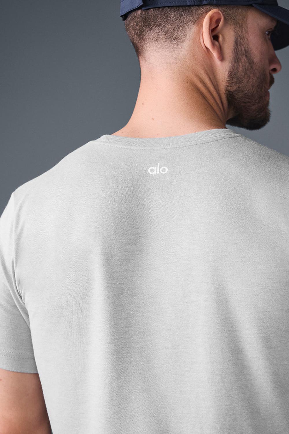 Athletic Heather Grey Men Alo Yoga Triumph Tee | Australia  19640-HYIG