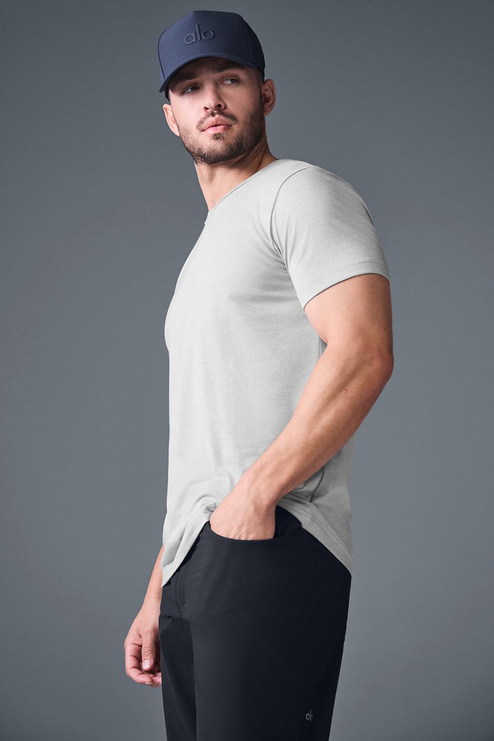 Athletic Heather Grey Men Alo Yoga Triumph Tee | Australia  19640-HYIG