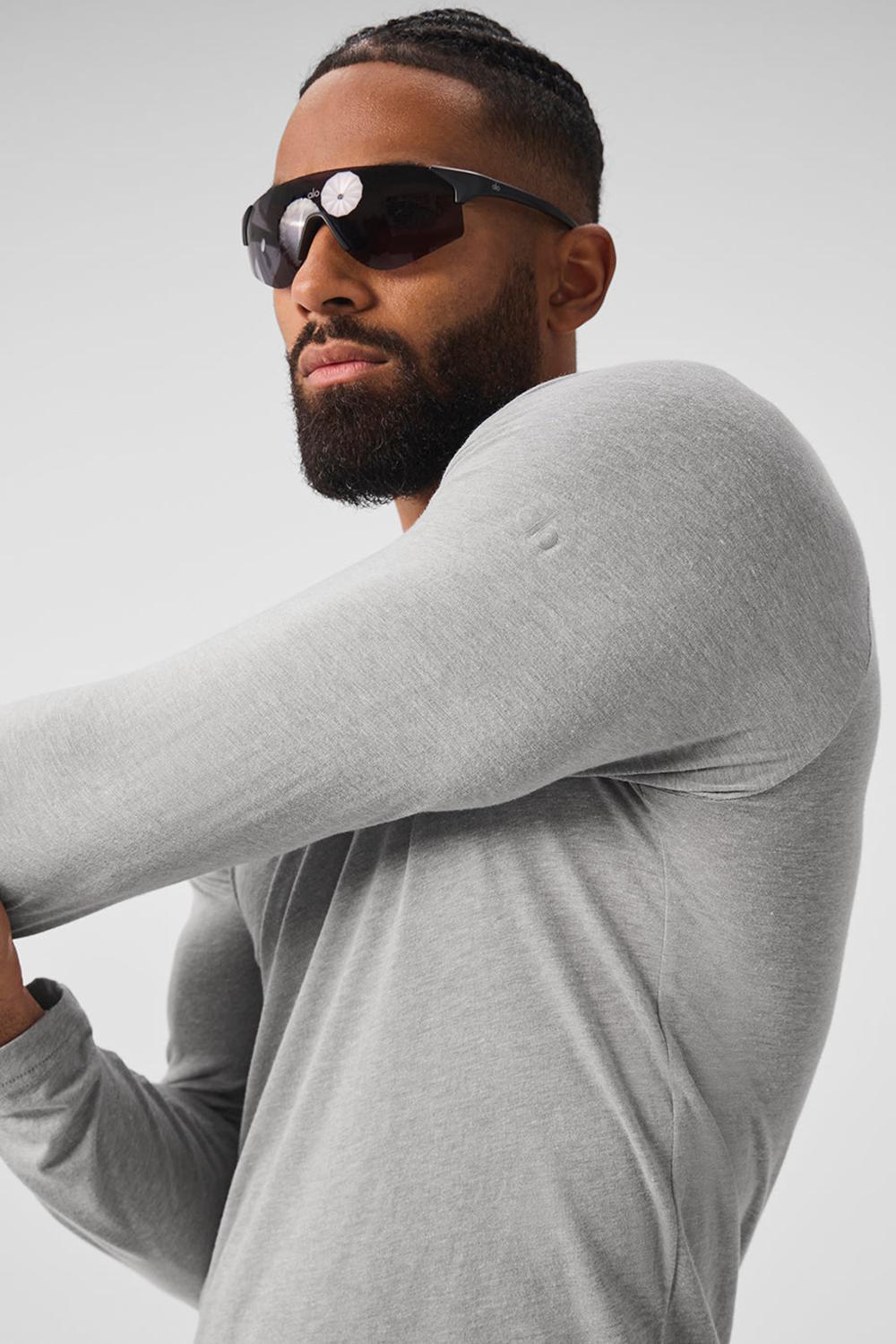 Athletic Heather Grey Men Alo Yoga Triumph Long Sleeve Tee | Australia  78259-TMEG