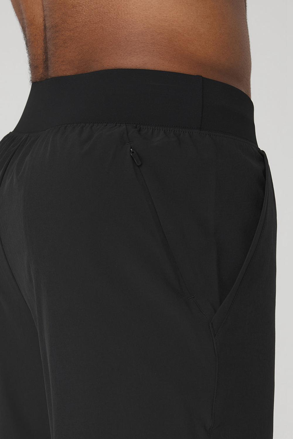 Black Men Alo Yoga 9