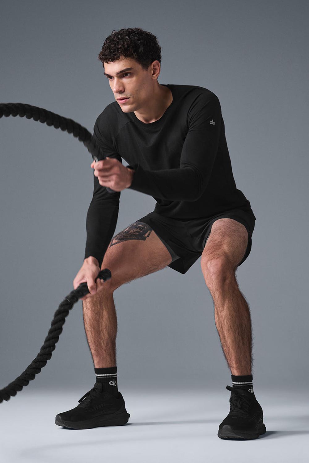 Black Men Alo Yoga Triumph Long Sleeve Tee | Australia  91368-NWTV