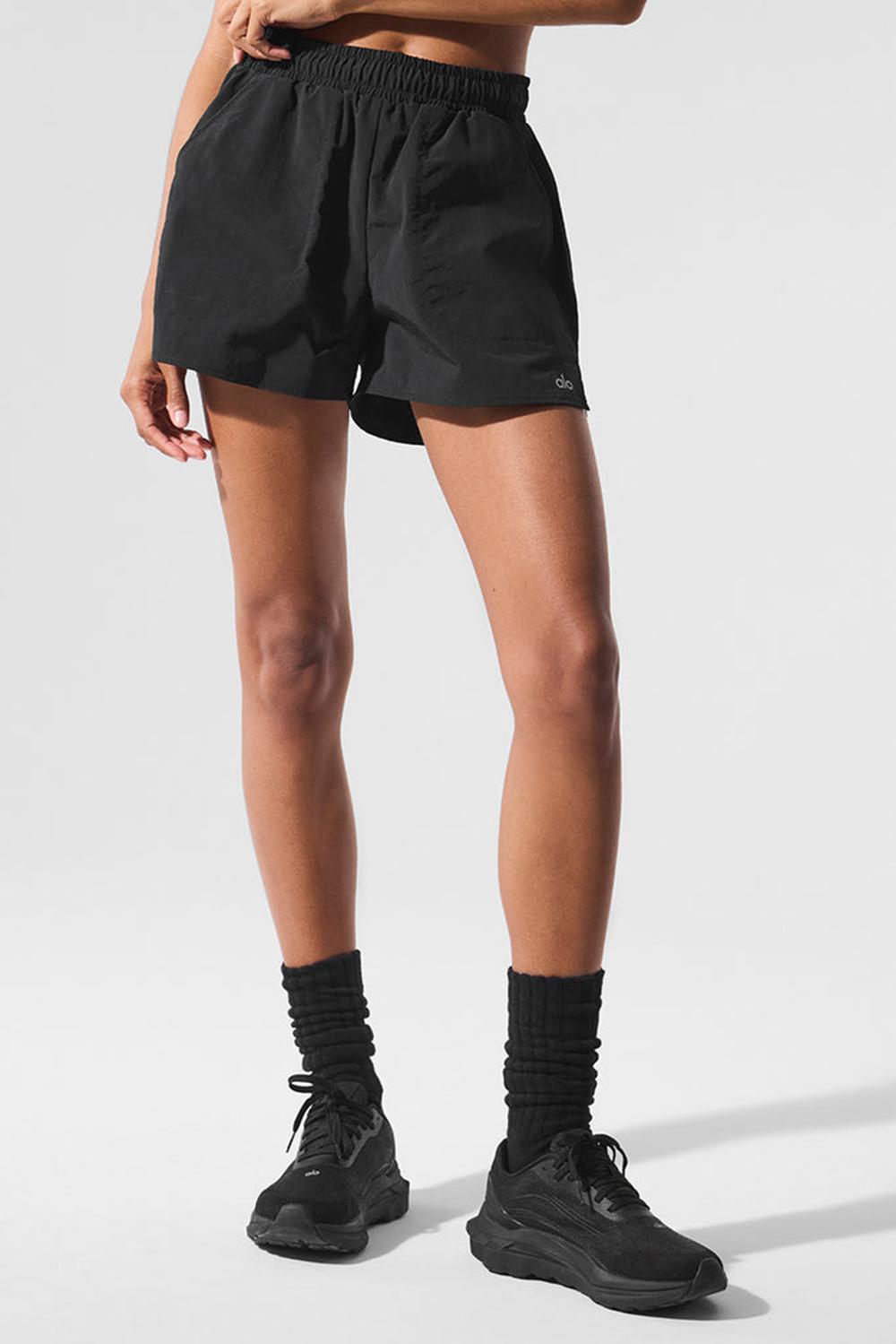 Black Women Alo Yoga Alumni Short | Australia  95678-PLUI