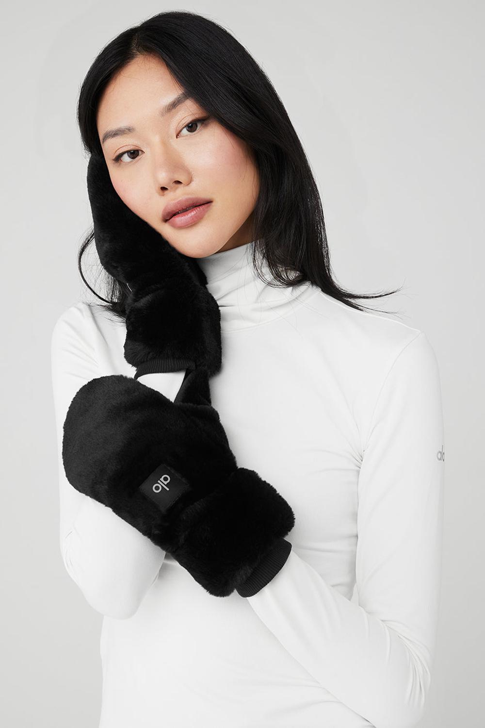 Black Women Alo Yoga Faux Fur Mittens | Australia  34781-PHIB