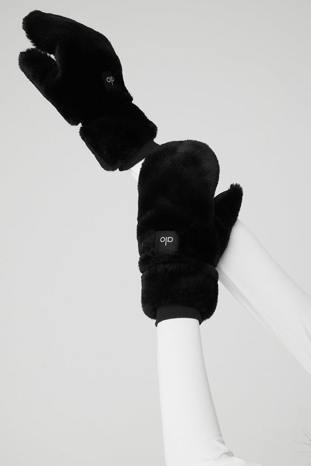 Black Women Alo Yoga Faux Fur Mittens | Australia  34781-PHIB