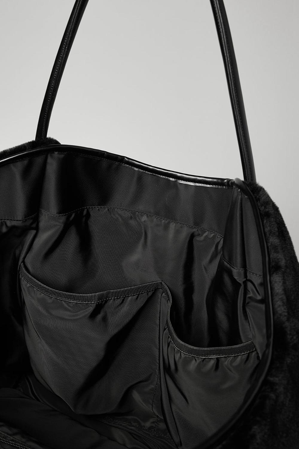 Black Women Alo Yoga Faux Fur Tote Bag | Australia  05178-NFXZ