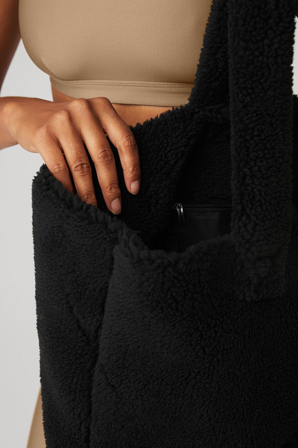Black Women Alo Yoga Foxy Sherpa Tote Bag | Australia  41985-XWVD