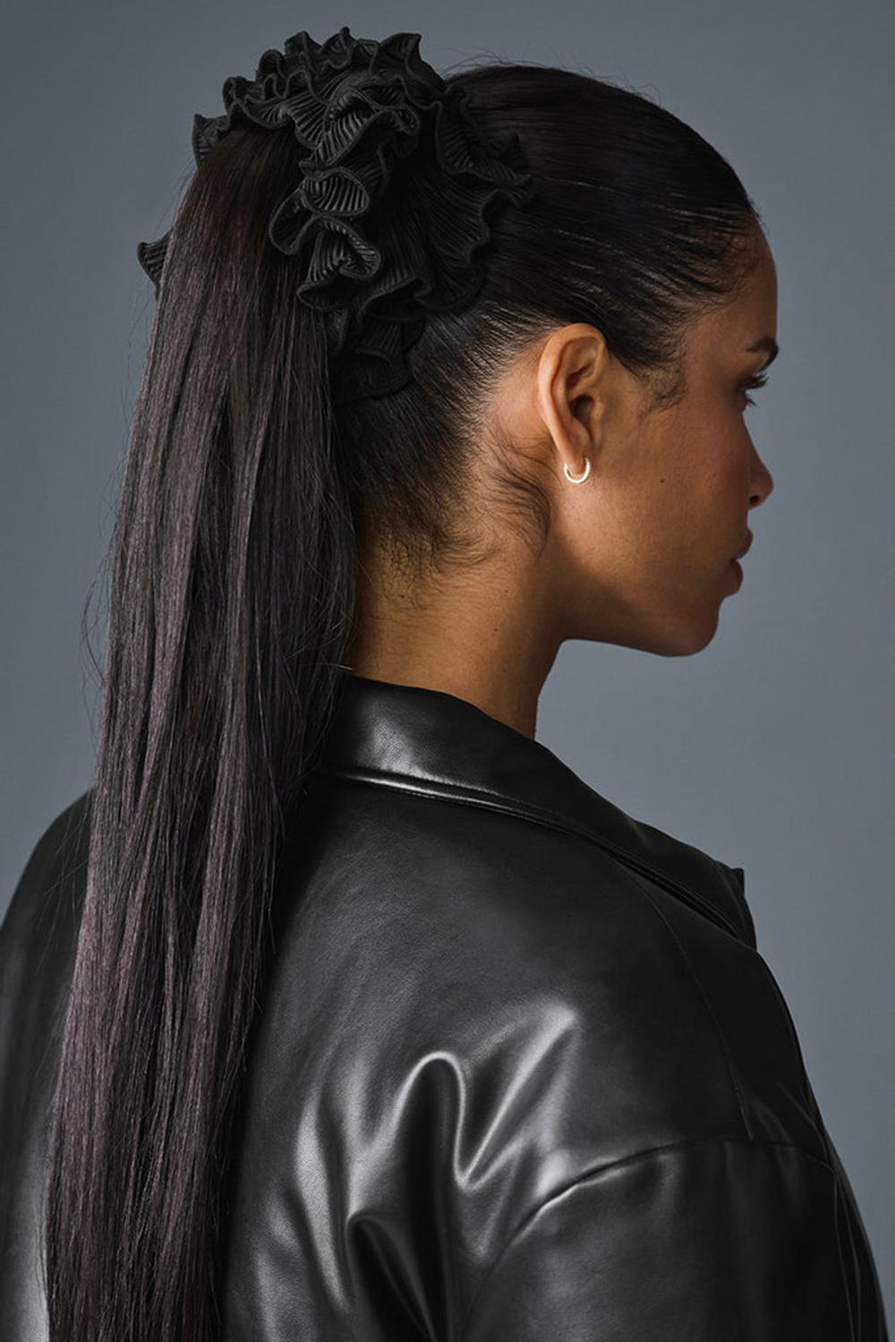Black Women Alo Yoga Micro Plisse Oversize Scrunchie | Australia  75612-ITOY