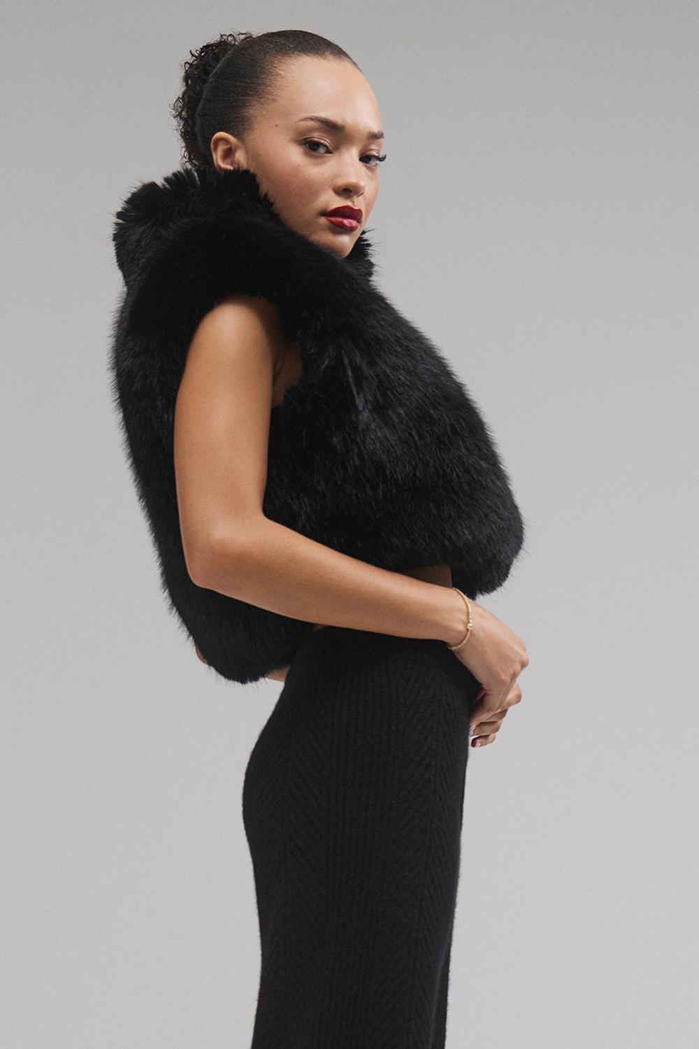 Black Women Alo Yoga Opulent Faux Fur Cropped Vest | Australia  73418-LCRV