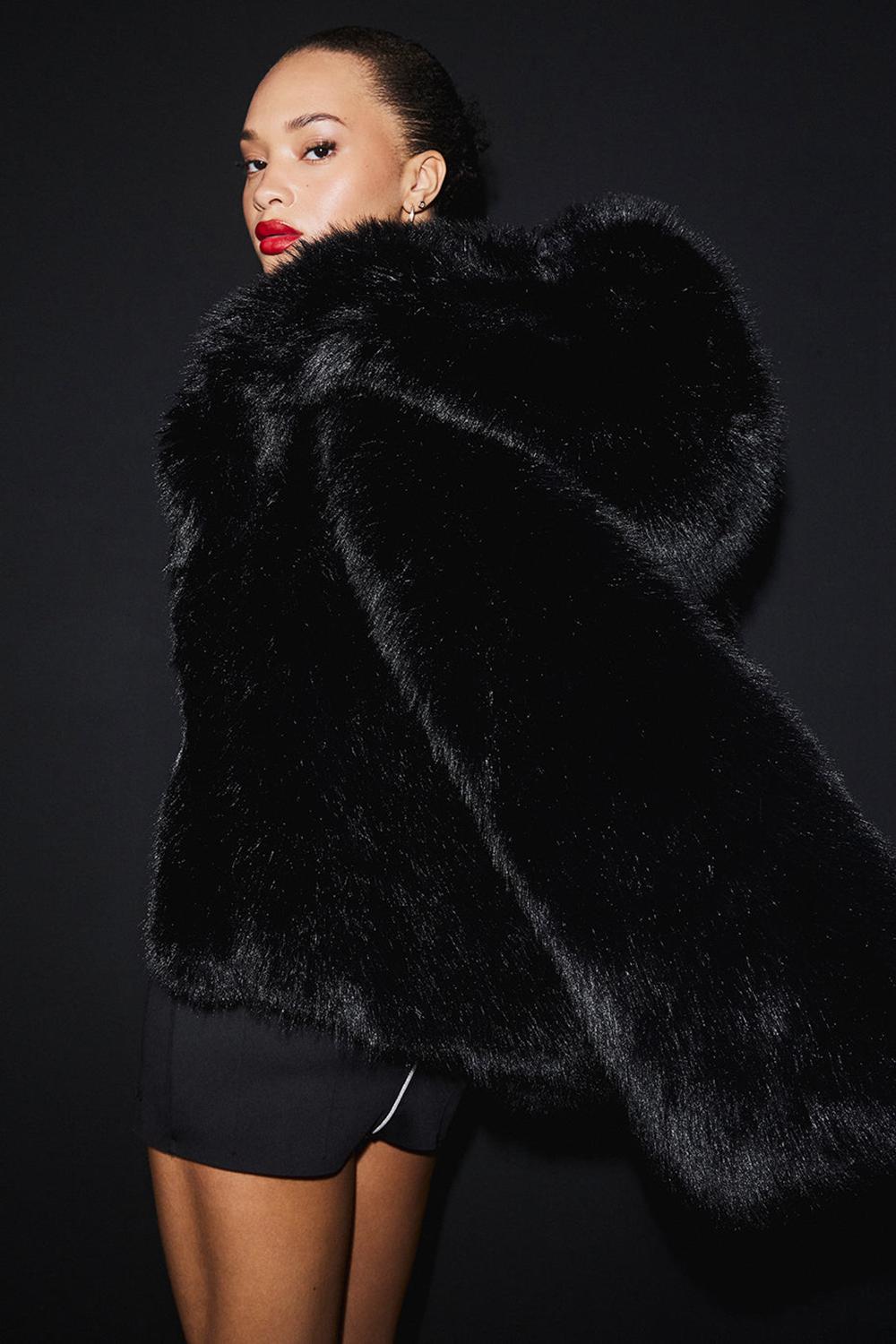 Black Women Alo Yoga Opulent Faux Fur Statement Jacket | Australia  19765-DRMP
