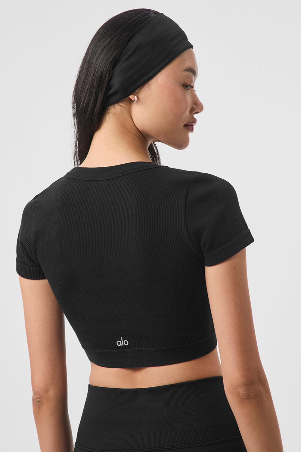 Black Women Alo Yoga Seamless Ribbed Cropped Serene Short Sleeve | Australia  03187-PLYA