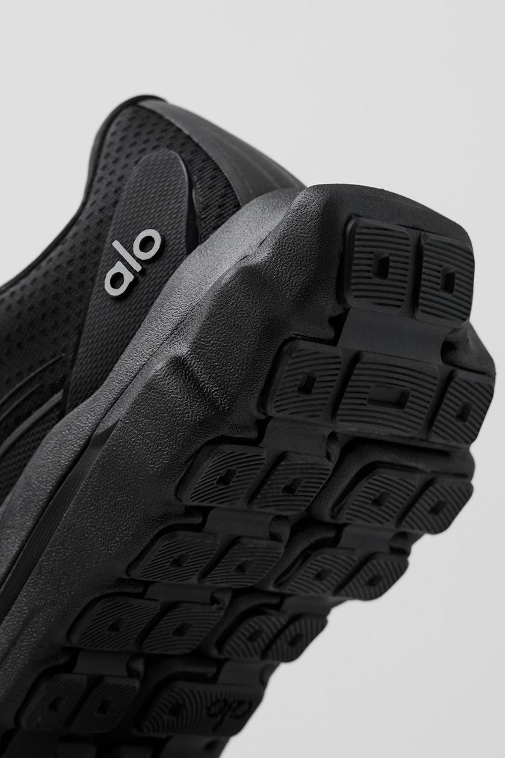Black / Black Men Alo Yoga Runner | Australia  91562-BFMT