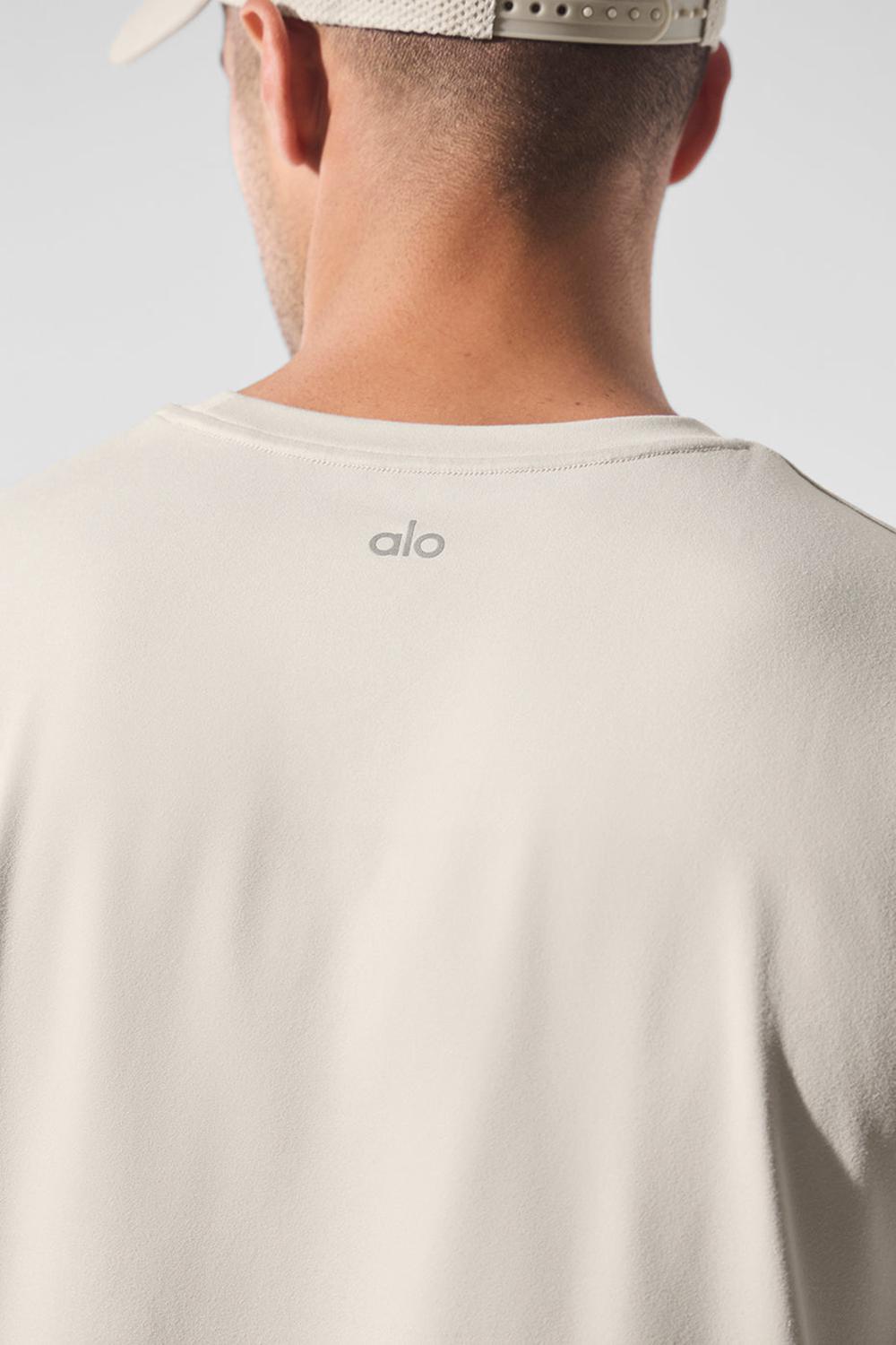 Bone Men Alo Yoga Conquer Reform Crewneck Long Sleeve | Australia  29863-VXFS