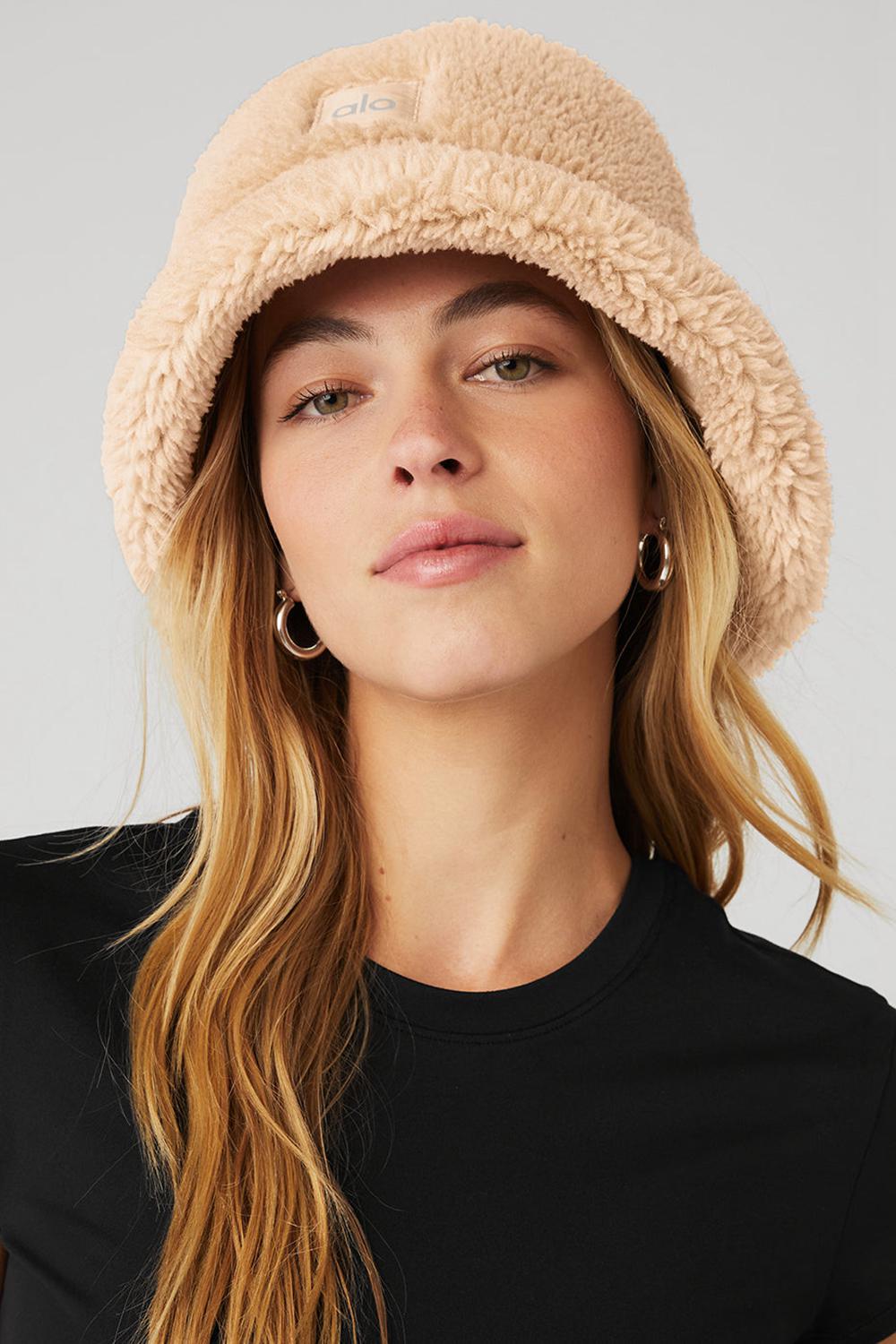 Camel Women Alo Yoga Foxy Sherpa Bucket Hat | Australia  14362-AUWM