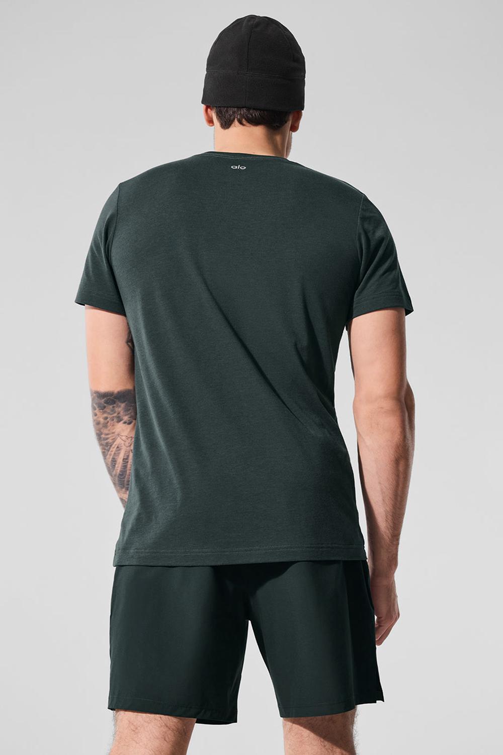 Charcoal Green Men Alo Yoga Triumph Tee | Australia  41286-WYGE