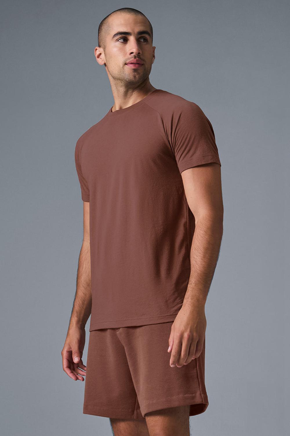 Chestnut Men Alo Yoga Triumph Raglan Tee | Australia  71254-FKUN