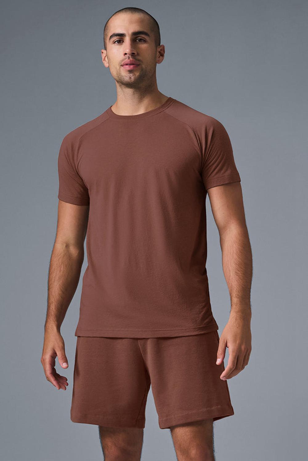 Chestnut Men Alo Yoga Triumph Raglan Tee | Australia  71254-FKUN