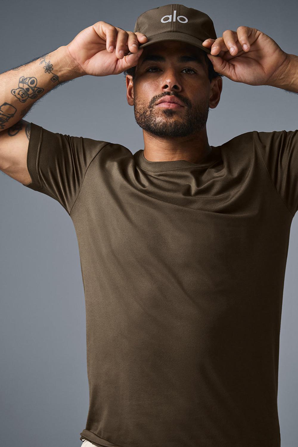 Espresso Men Alo Yoga Conquer Reform Crewneck Short Sleeve | Australia  30842-PBLR