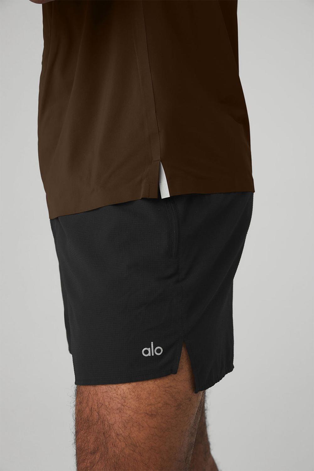 Espresso Men Alo Yoga Idol Performance Tee | Australia  72453-QVWP