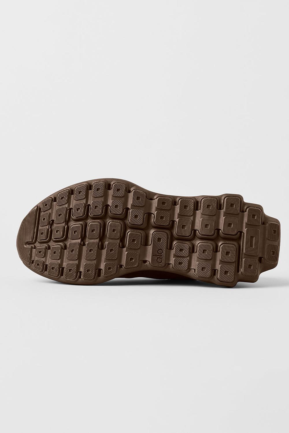 Espresso Men Alo Yoga Runner | Australia  26583-ZHXN