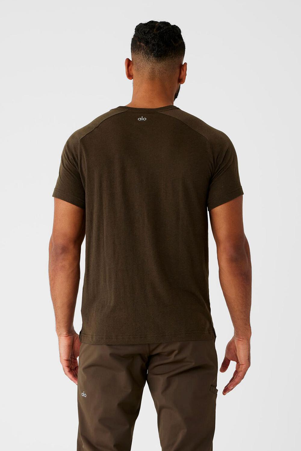 Espresso Men Alo Yoga Triumph Raglan Tee | Australia  73596-XFNC