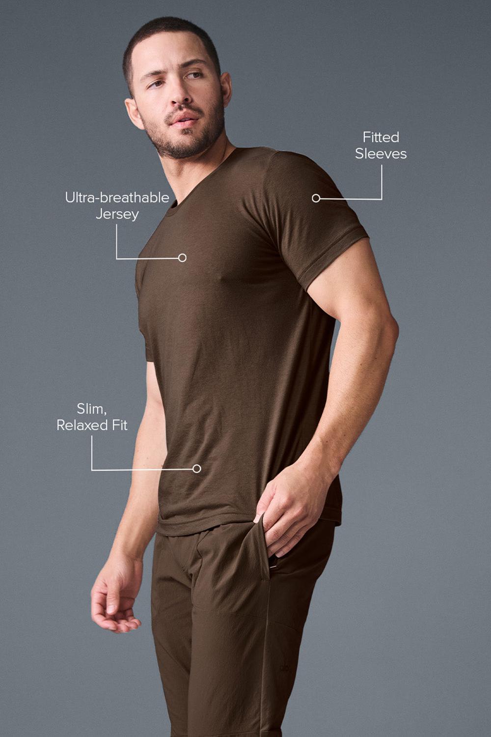 Espresso Men Alo Yoga Triumph Tee | Australia  52947-IYFJ