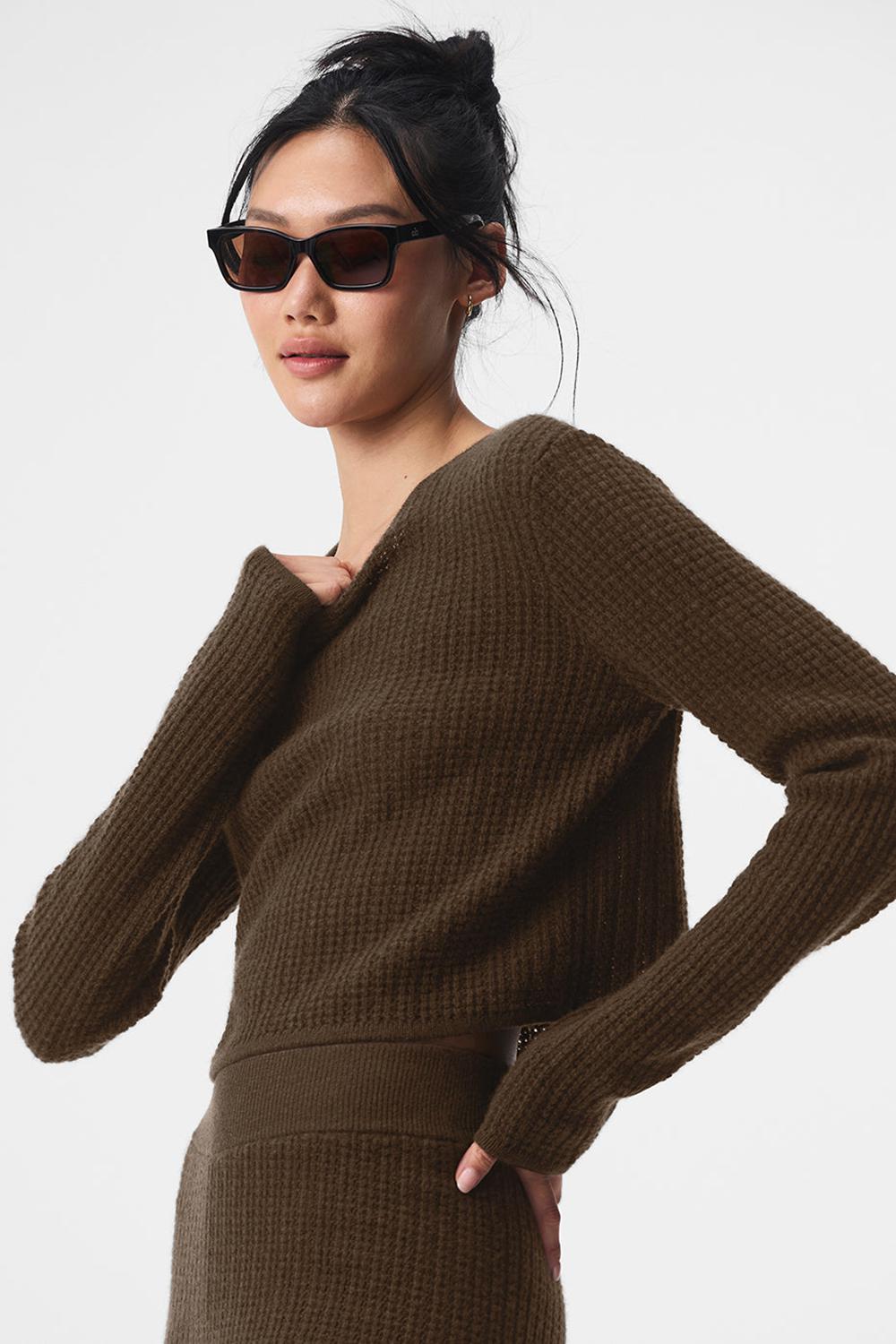 Espresso Women Alo Yoga Cashmere Plush Waffle Cropped Long Sleeve | Australia  54982-NHQS