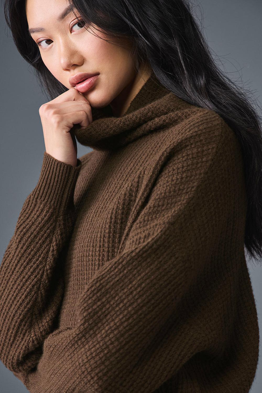 Espresso Women Alo Yoga Cashmere Plush Waffle Turtleneck Pullover | Australia  32756-HTCD