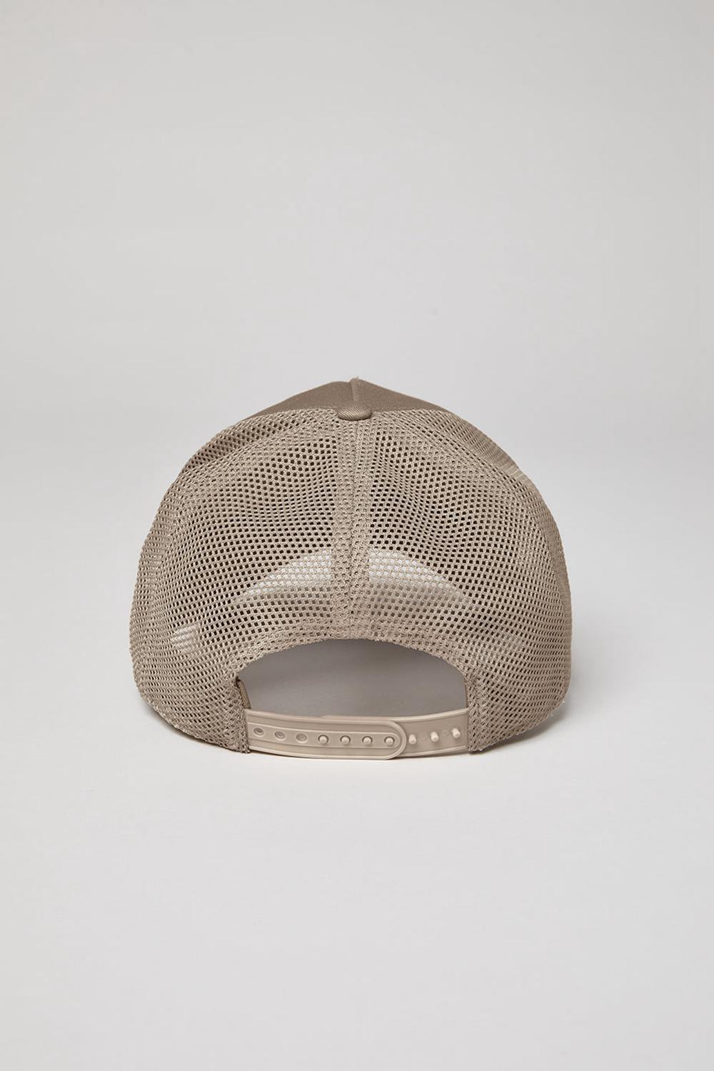 Gravel Men Alo Yoga District Trucker Hat | Australia  78904-WNHV