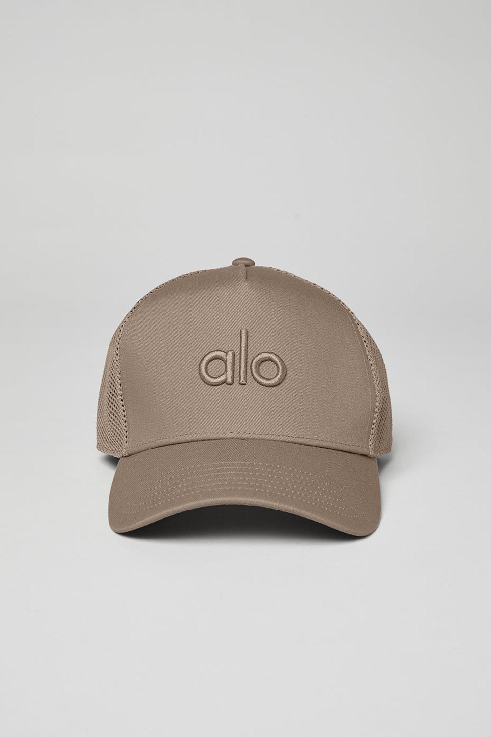 Gravel Men Alo Yoga District Trucker Hat | Australia  78904-WNHV