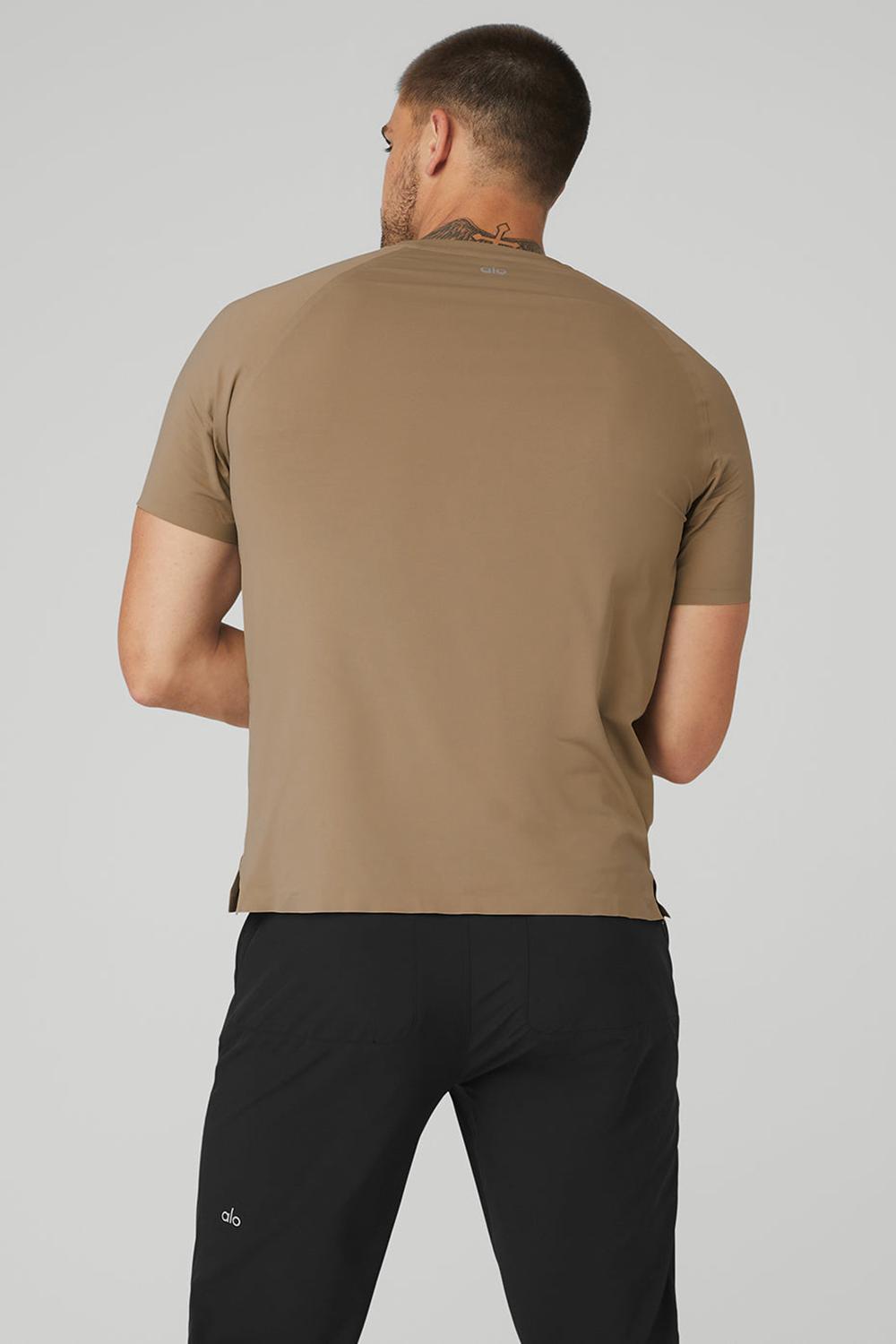 Gravel Men Alo Yoga Idol Performance Tee | Australia  30985-OYLG