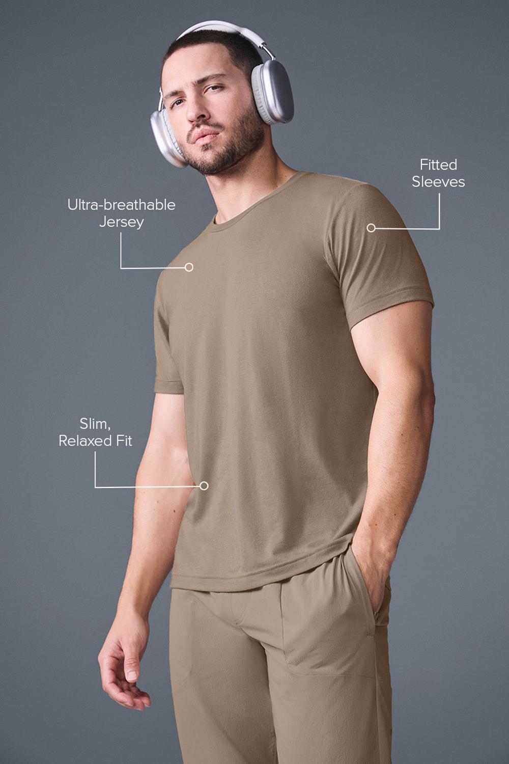 Gravel Men Alo Yoga Triumph Tee | Australia  74590-NLYJ