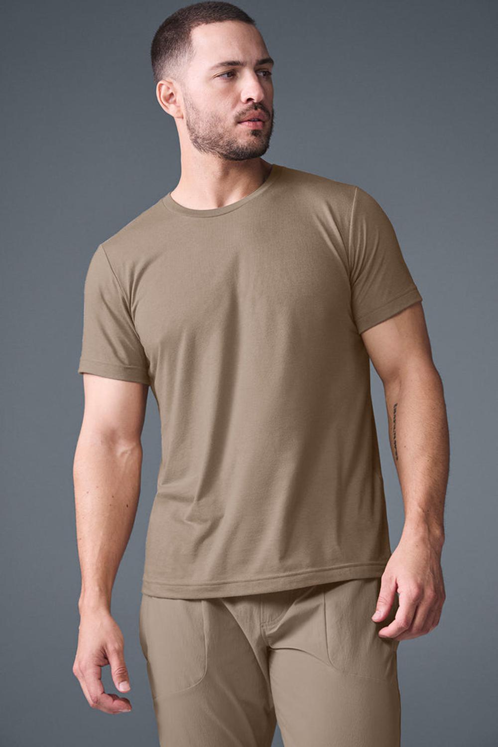 Gravel Men Alo Yoga Triumph Tee | Australia  74590-NLYJ