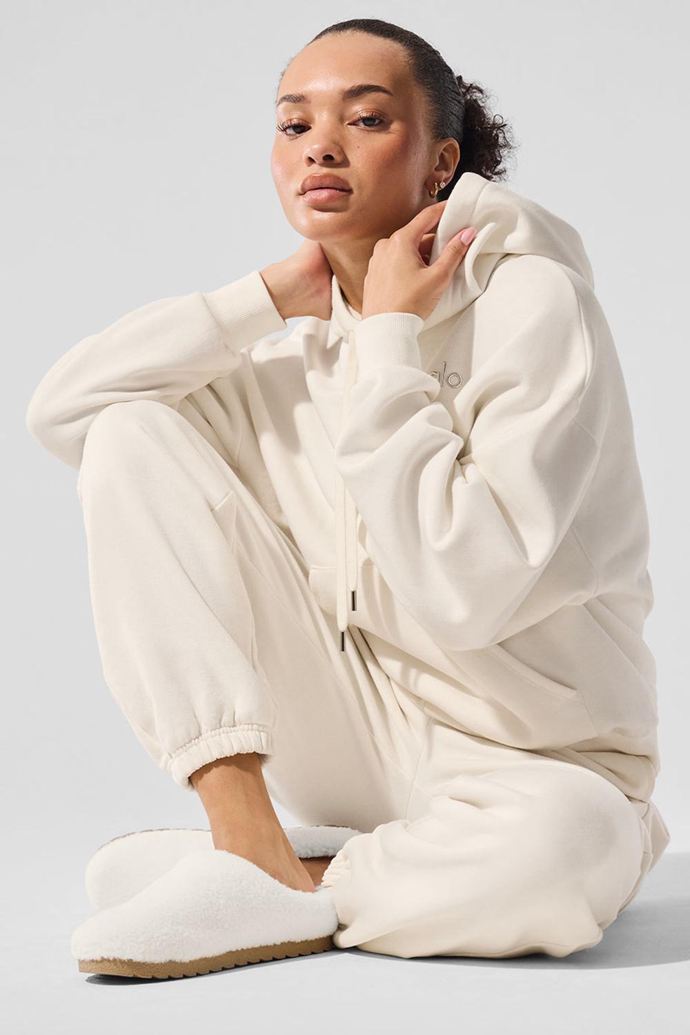 Ivory Women Alo Yoga Accolade Hoodie | Australia  45072-TPAV