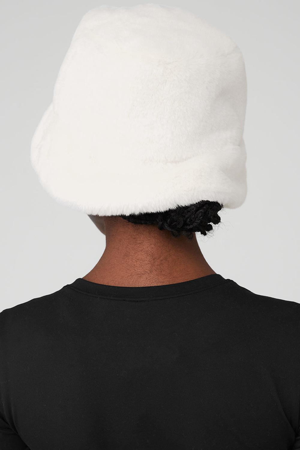 Ivory Women Alo Yoga Faux Fur Bucket Hat | Australia  40938-BCHO