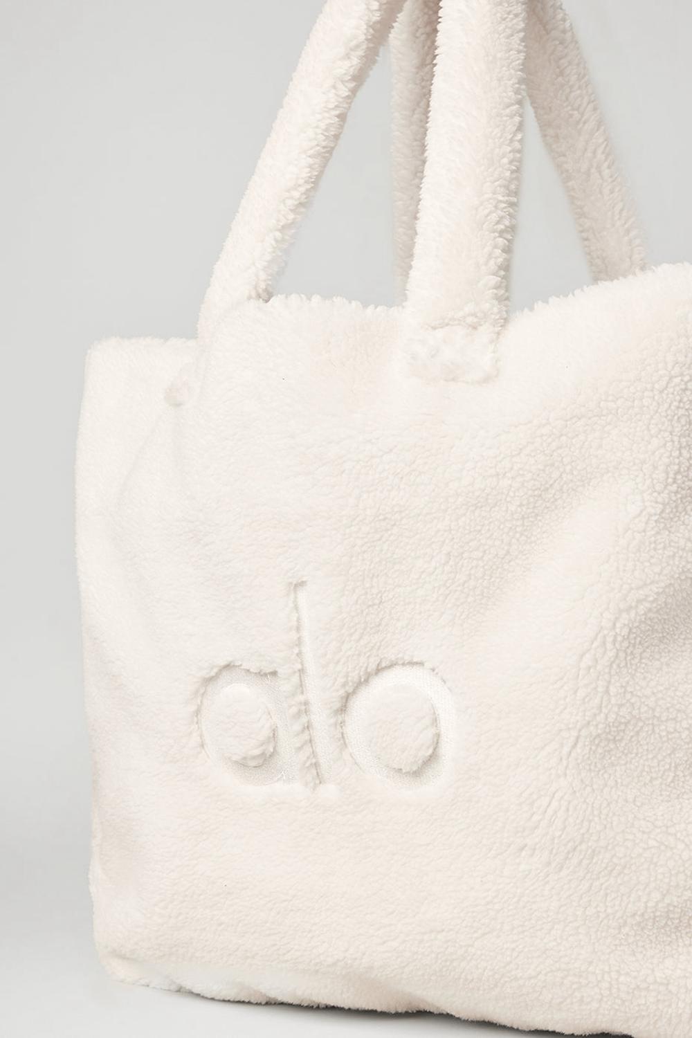 Ivory Women Alo Yoga Foxy Sherpa Tote Bag | Australia  50642-CIAJ