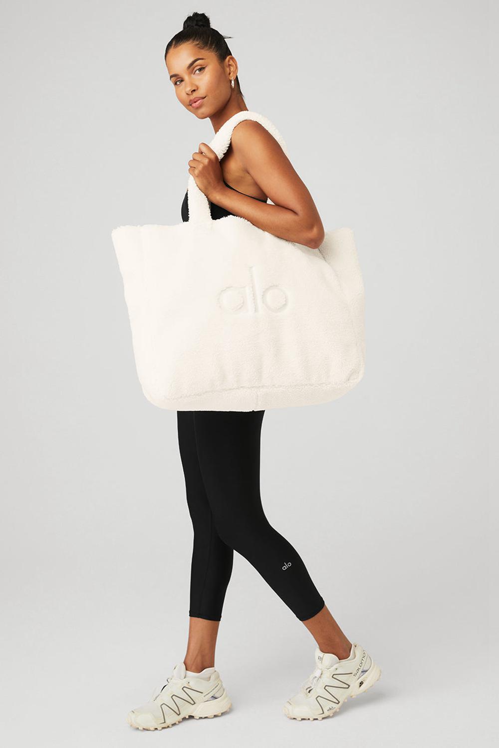 Ivory Women Alo Yoga Foxy Sherpa Tote Bag | Australia  50642-CIAJ