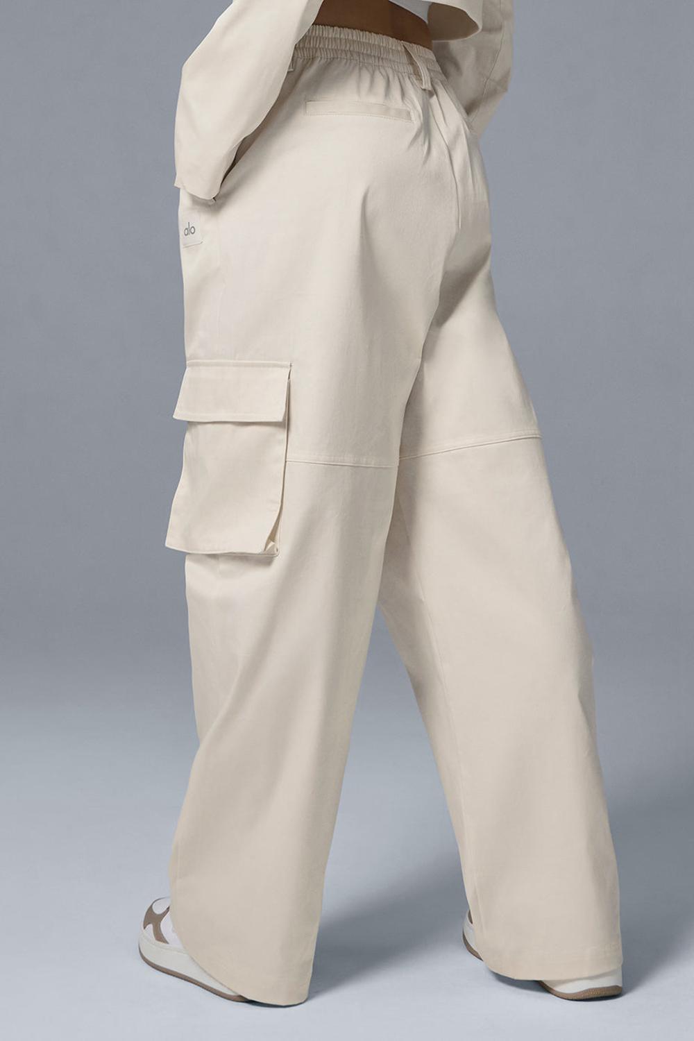 Ivory Women Alo Yoga High-Waist Night Out Cargo Pant | Australia  14607-AQTI