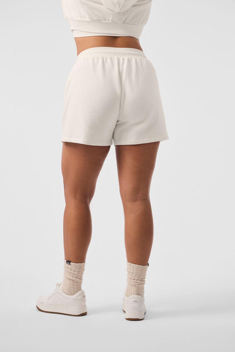 Ivory Women Alo Yoga Low Key Sweat Short | Australia  20579-FPAS