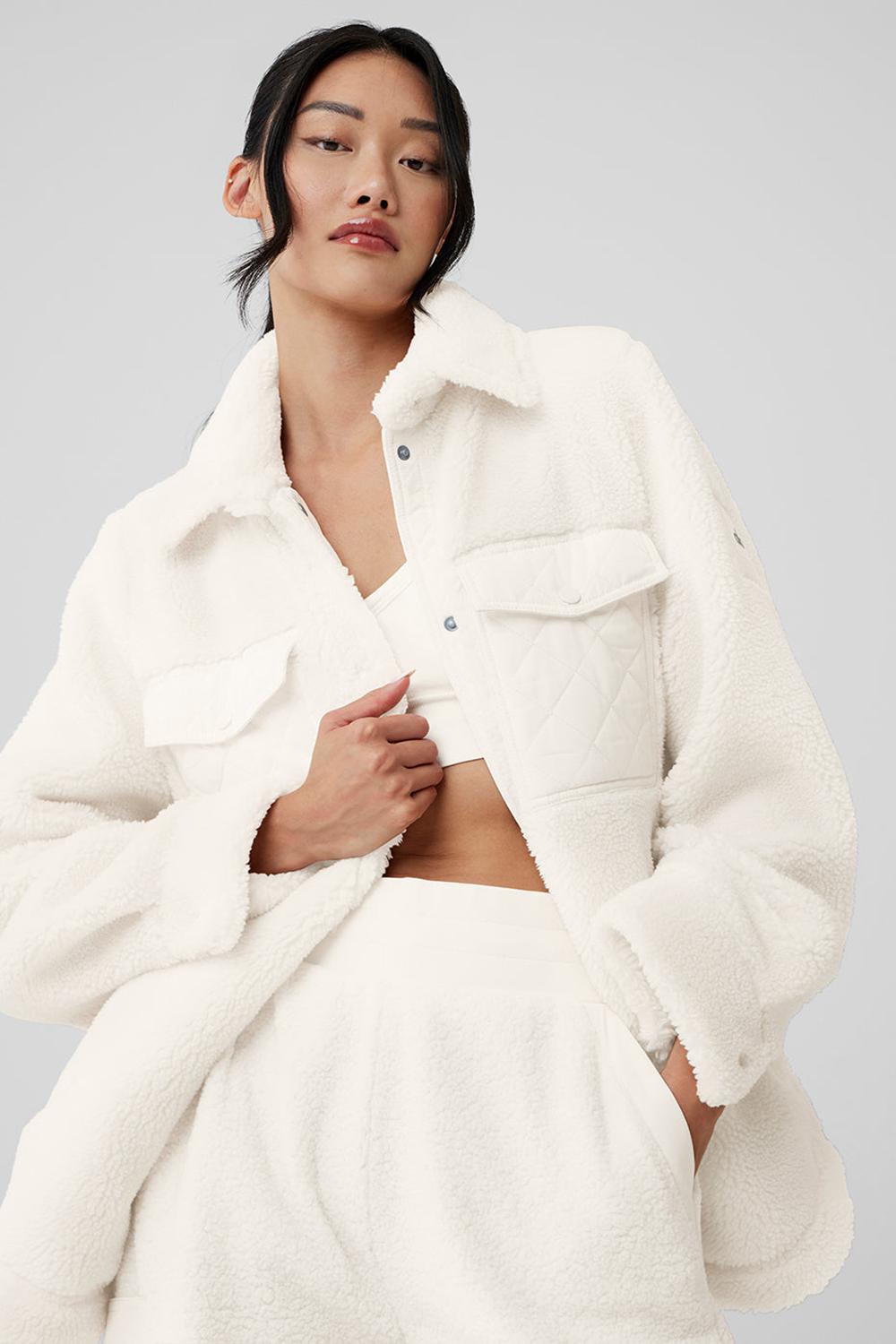 Ivory Women Alo Yoga Sherpa Edge Shacket Jacket | Australia  60829-OMHD