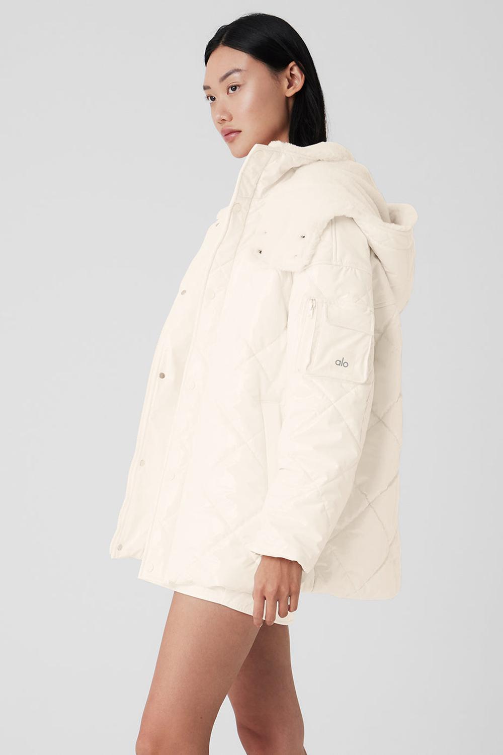 Ivory Women Alo Yoga Snomoto Puffer Jacket | Australia  76093-FAQM